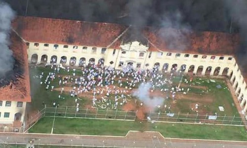 Governo de São Paulo confirma fuga de 152 presos de penitenciária em Bauru