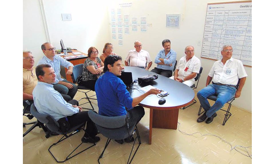 Membros do Conselho Municipal de Saúde visitam a Santa Casa de Franca