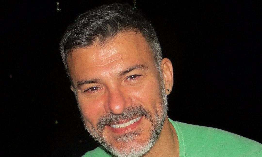 Pai do ator Leonardo Vieira escreve carta em apoio ao filho após ataques virtuais