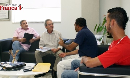 Confira: sapateiros pedem 11.58% de reajuste e piso salarial de R$ 1.7 mil