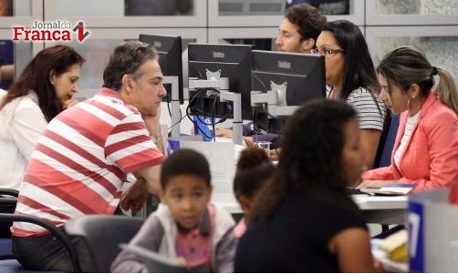 Dependentes podem sacar FGTS das contas inativas de trabalhadores falecidos