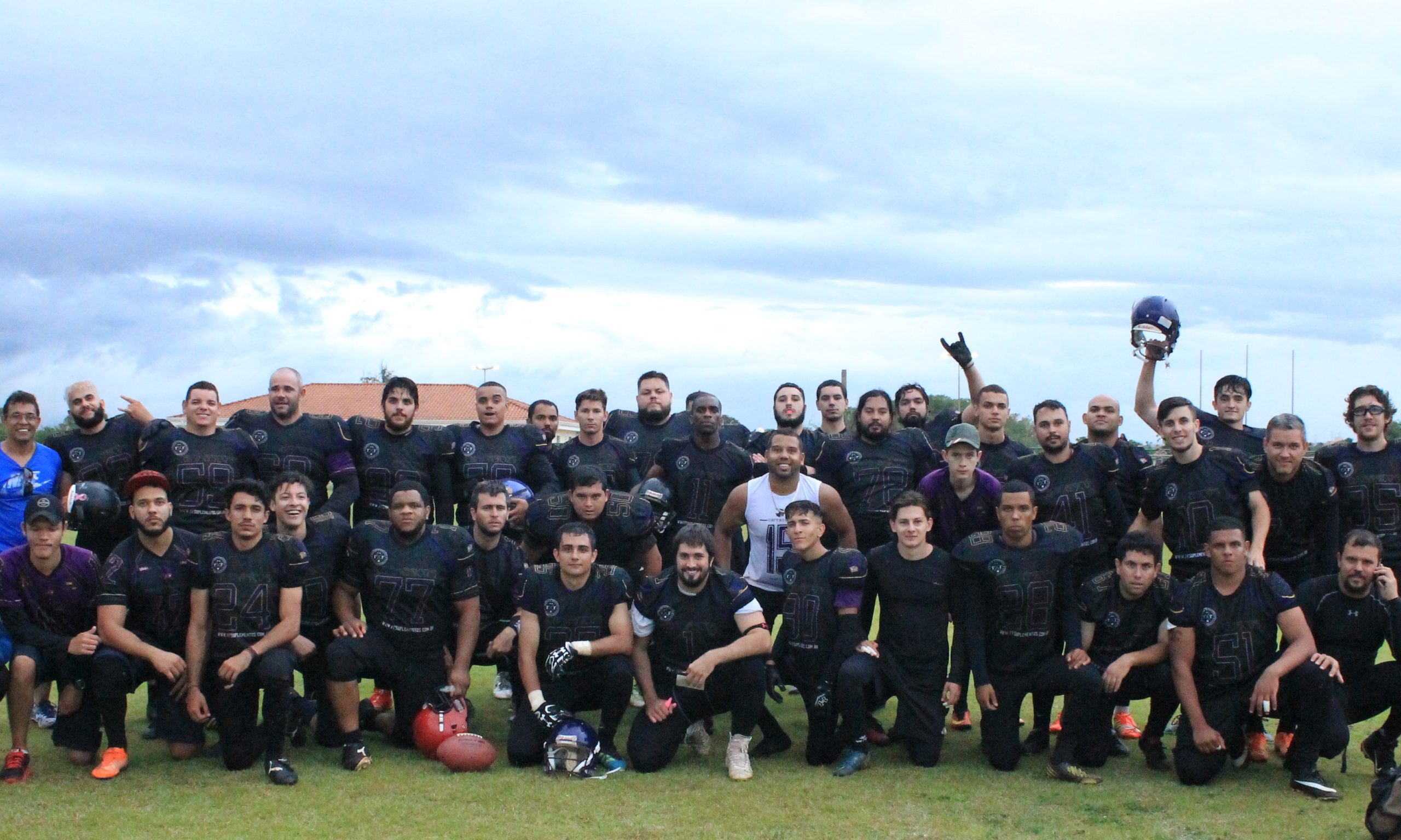 Sábado acontece o 1º jogo de futebol americano da cidade com entrada gratuita