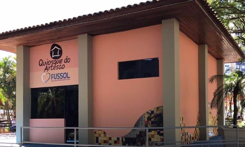 Concluída a reforma do Quiosque do Artesão, na Praça Barão de Franca
