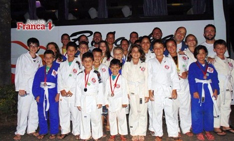 Pedregulho conquista 15 medalhas do Torneio Open de Judô em Ribeirão Preto