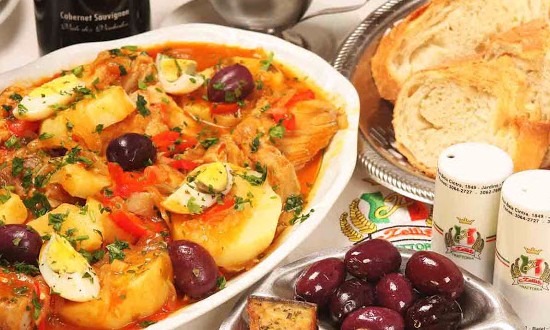 Bacalhau ao forno é ótima opção para o almoço de Páscoa com a família toda