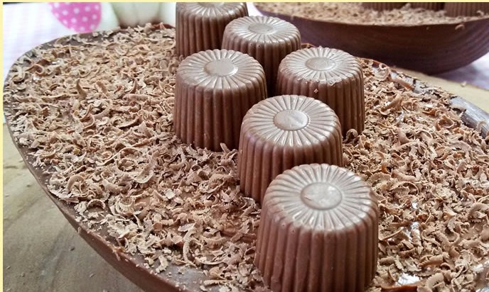 Que tal preparar um ovo de Páscoa com creme tipo Alpino para presentear?
