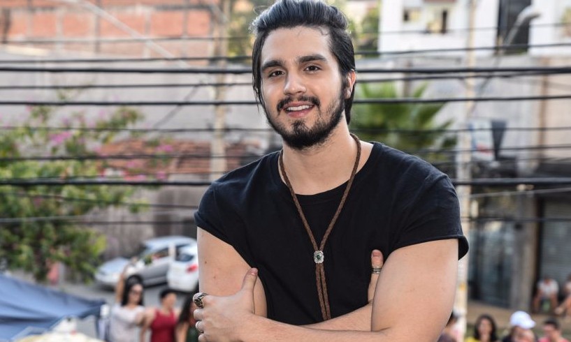 Cantor Luan Santana revela desejo de ser pai durante “Caldeirão do Huck”