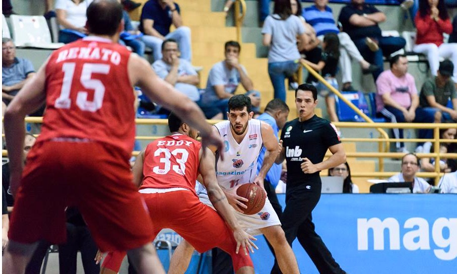 Visitantes têm levado a melhor nos playoffs do NBB: 8 vitórias contra 3