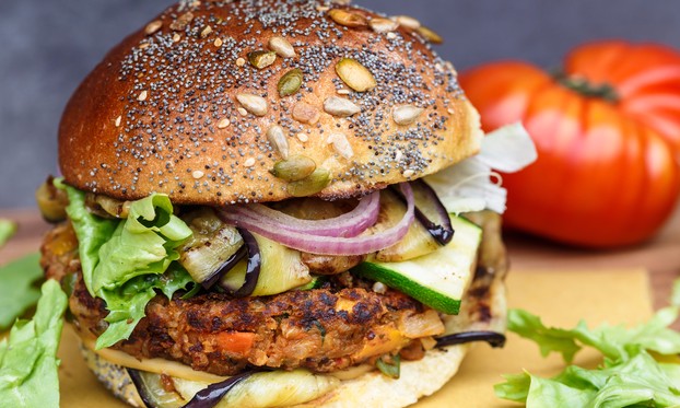 Aprenda a fazer hambúrgueres vegetarianos para uma dieta saudável