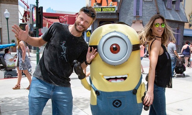 Fernanda Lima e Rodrigo Hilbert curtem férias no Universal Orlando Resort