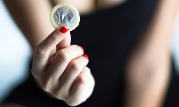 Retirar camisinha sem consentimento durante
o sexo gera debate