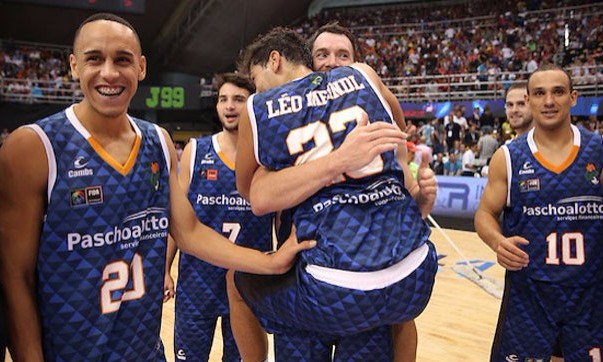 Bauru vence Pinheiros e fará final do NBB contra o Clube Atlético Paulistano