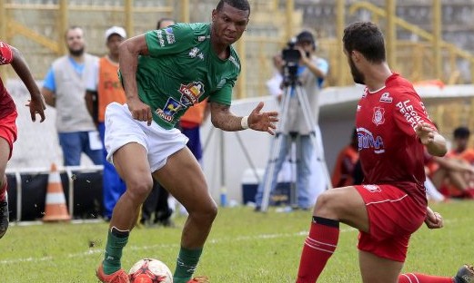 Francana sai na frente, mas fica no empate em casa com o Internacional