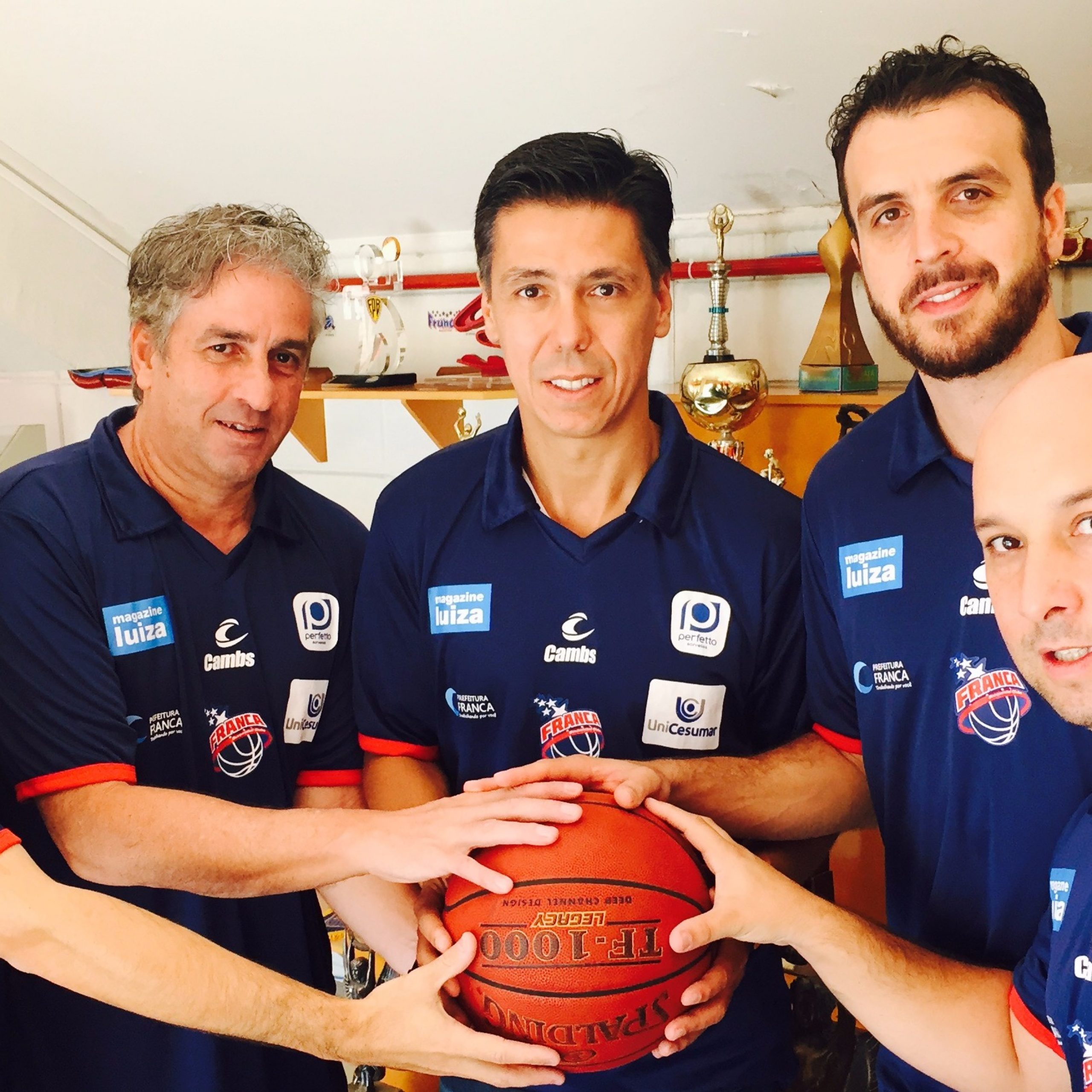 Basquete treina forte para enfrentar Paulistano em SP pelas quartas do NBB