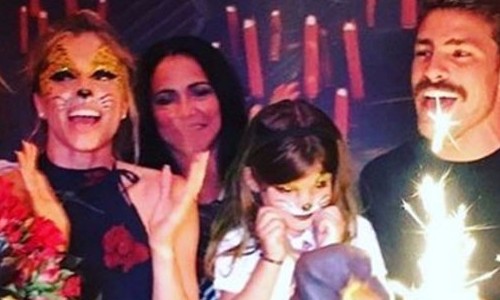 Grazi Massafera e Cauã Reymond se unem para celebrar os 5 anos da filha