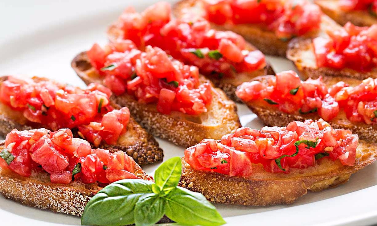 Bruschetta, uma deliciosa iguaria italiana que dá charme a qualquer reunião