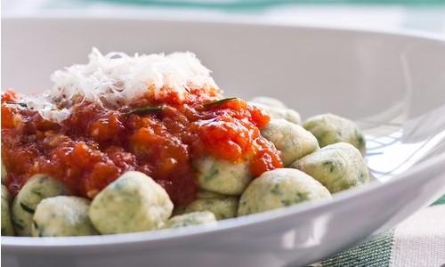 Você é vegetariano? Que tal experimentar nhoque de ricota com espinafre?