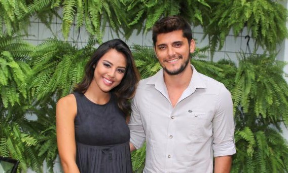 Atriz Yanna Lavigne desmente boatos sobre sua volta com o ator Bruno Gissoni