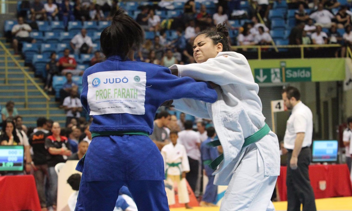 Atleta de Franca sagra-se campeã brasileira da categoria pesado Sub-21