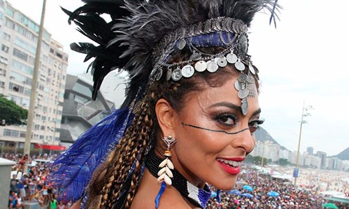 Juliana Paes fecha com a Grande Rio e será a rainha de bateria da escola em 2018