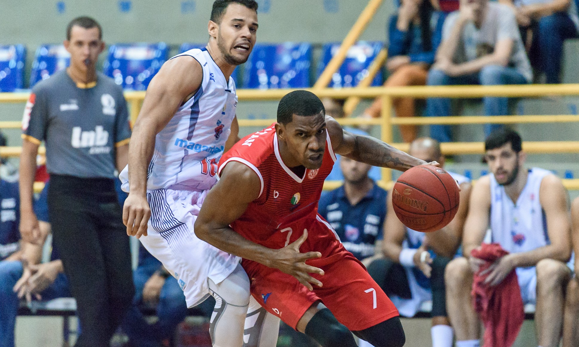 Franca joga por vaga na semifinal do NBB contra o Paulistano fora de casa