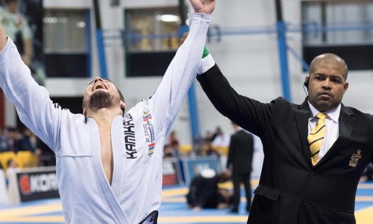 Francano pronto para a disputa do mundial de jiu jitsu da Califórnia