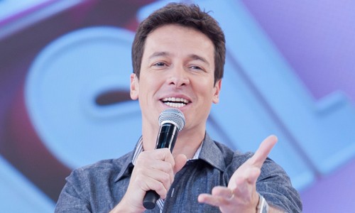 Rodrigo Faro quer salário fixo de R$ 1 milhão para renovar contrato com a Record