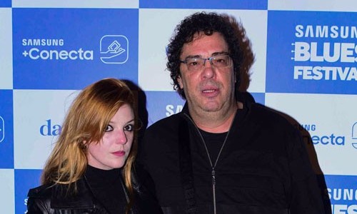 Casagrande mostra que superou Baby do Brasil e aparece com nova namorada