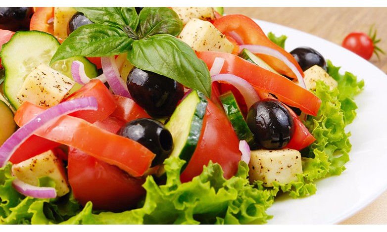 Curso inédito no Senac Franca aborda preparo de saladas e molhos frios