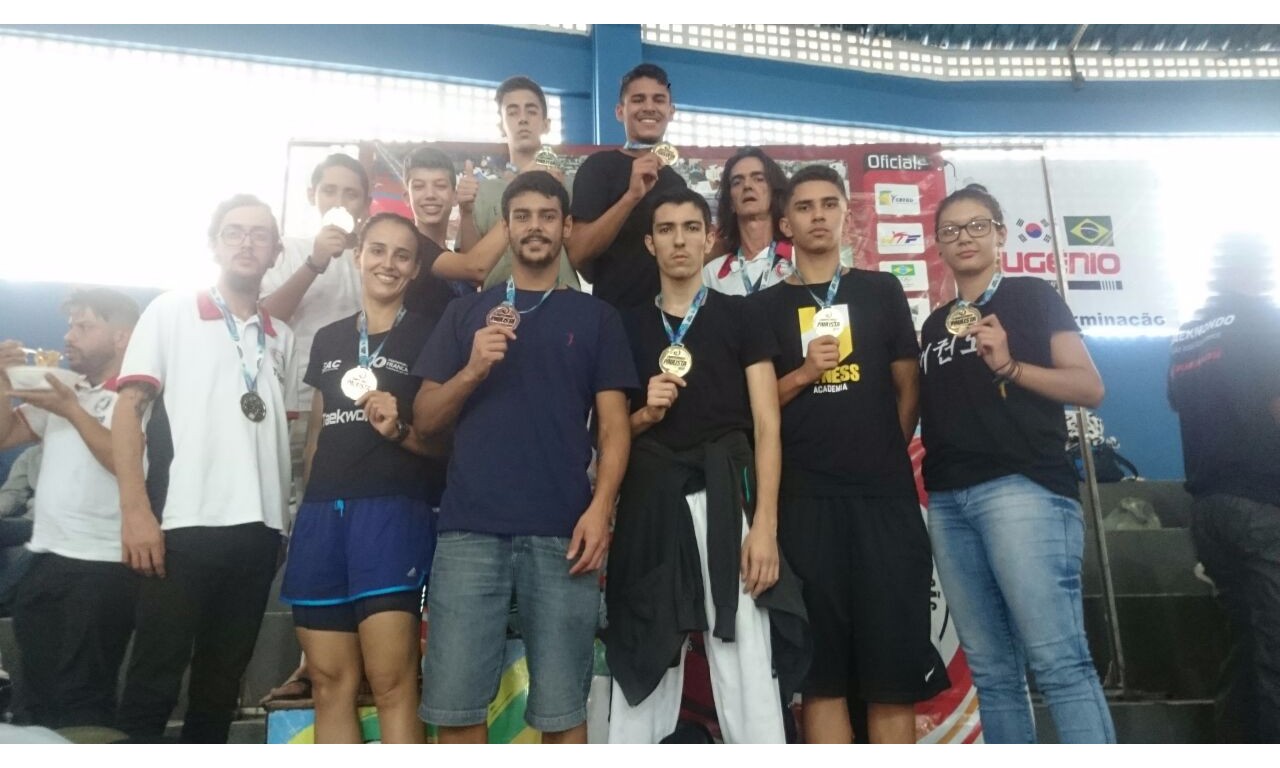 Taekwondo de Franca fatura oito medalhas de ouro no Paulista de Arujá
