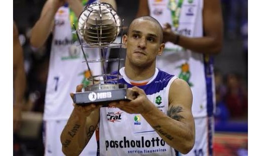 Alex sai do NBB com moral elevado e saída de Bauru poderá ser dificultada