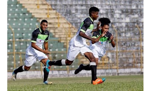 Meia Wallace deve assumir vaga de titular no meio de campo da Francana