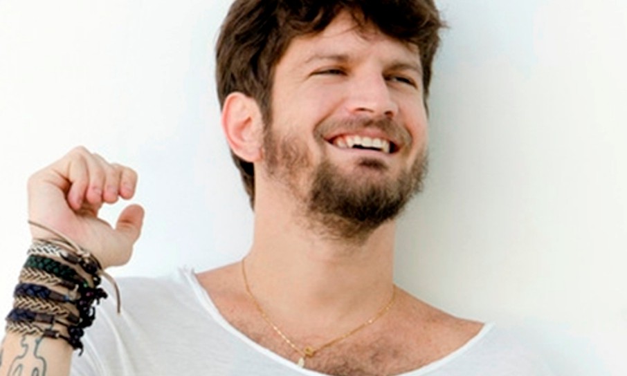 Projeto musical “Talk Convida” recebe em agosto, o axé do cantor Saulo