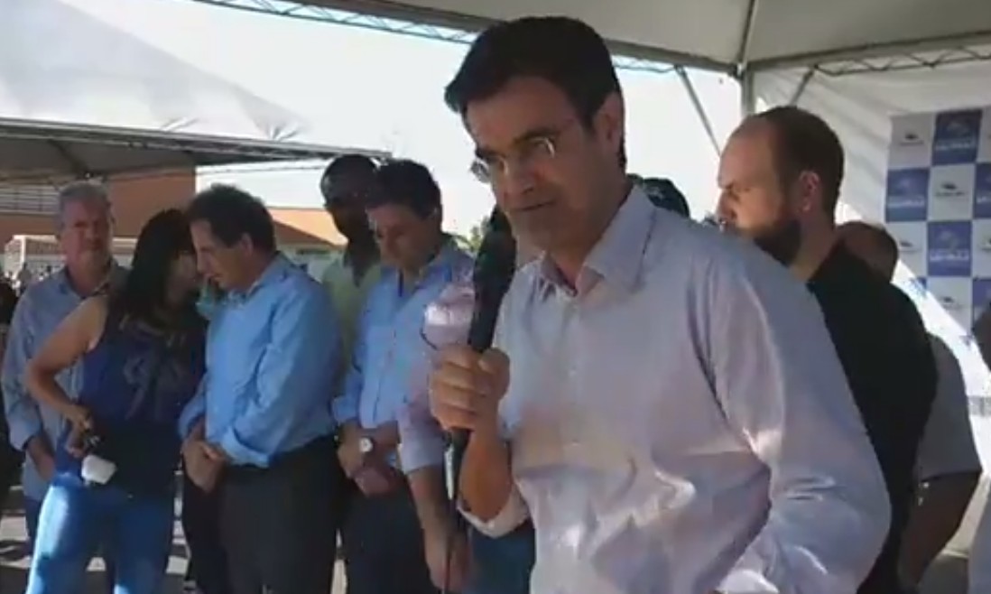 Secretário Rodrigo Garcia sorteia 94 moradias populares em Nuporanga