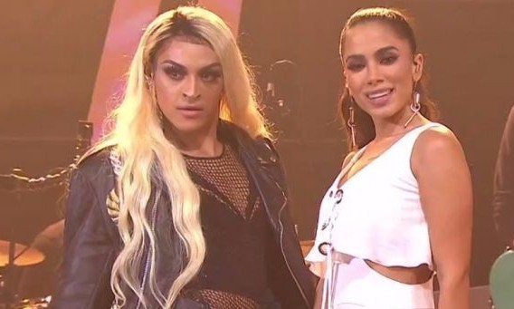Repórter Amin Khader toma bronca da funkeira Anitta após ignorar Pabllo Vittar