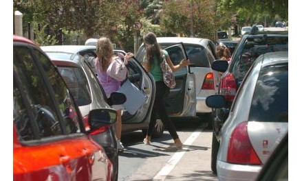 Problemas no trânsito voltam junto com as aulas das escolas em Franca