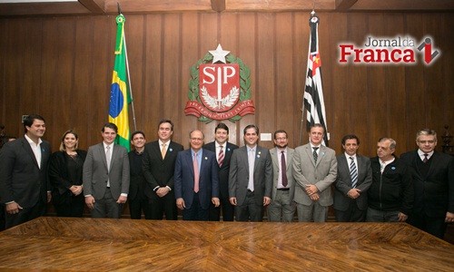 Prefeito Gilson de Souza faz parceria com Estado para reduzir tragédias no trânsito