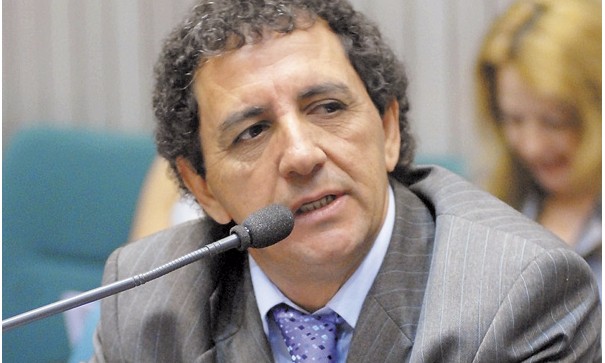 Deficitária em R$ 6 milhões, Prefeitura e Câmara criarão 338 cargos sem concurso?