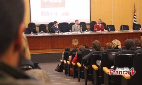 Reforma do ensino médio é discutida em audiência no Ministério Público de SP
