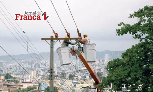CEMIG instala na região mineira de Franca aparelho religador de energia