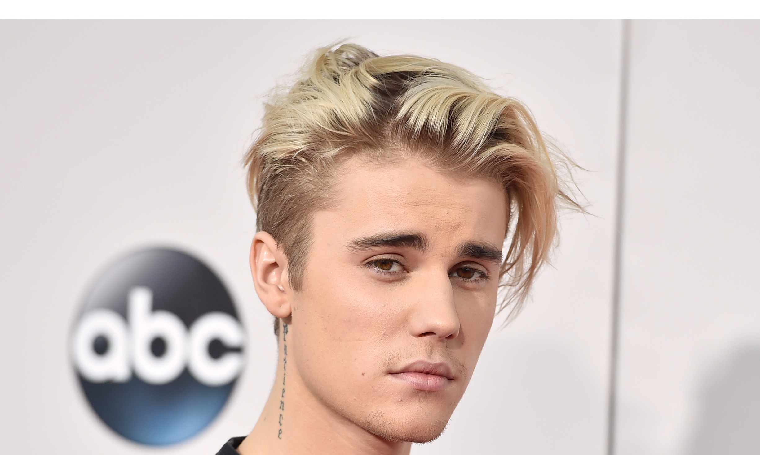 Justin Bieber doa R$ 20 mil ao Inca e processo por pichação é extinto no Brasil