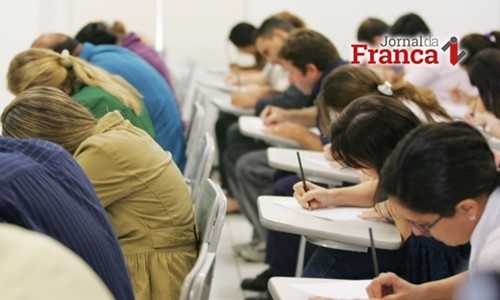 Prova para 44 mil inscritos às vagas de diretor de escola será em 03/09