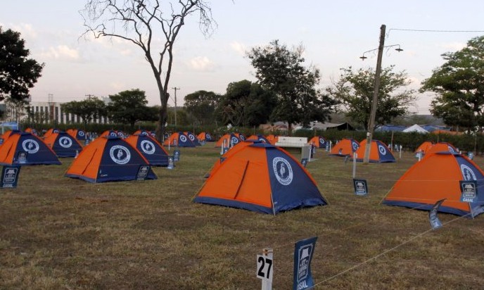 Camping é opção de hospedagem para turistas dentro da Festa do Peão