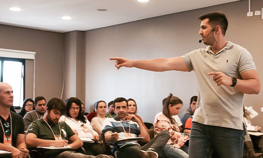 Master coach Diego Pollo realiza palestra beneficente em Ribeirão Preto
