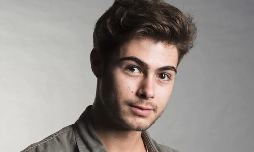 Aos 21 anos, ator Rafael Vitti aumenta cachê e se iguala com o colega Cauã Reymond