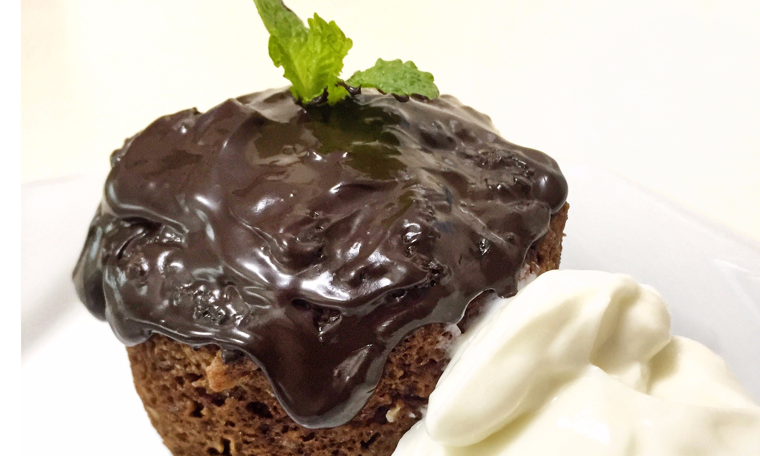 Não quer sair da dieta, mas precisa de um doce? Aposte no bolo de amêndoas fit