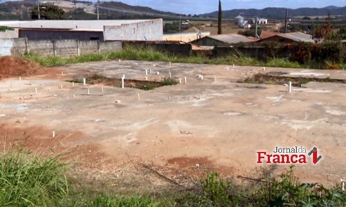 Novas UBS de Cássia, Passos e Monte Santo estão com construções paradas