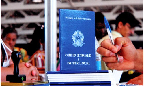 Mercado de trabalho brasileiro abriu 35,9 mil vagas formais em julho