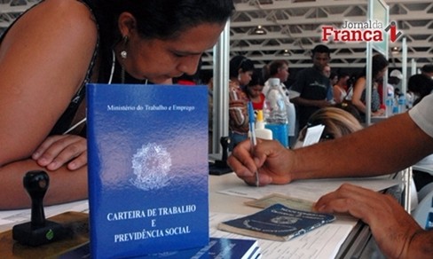 Entenda a medida que antecipa o saque do PIS/Pasep para idosos