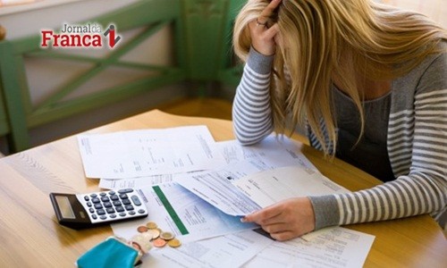 Cursos gratuitos ensinam a reorganizar dívidas e colocar as contas em dia